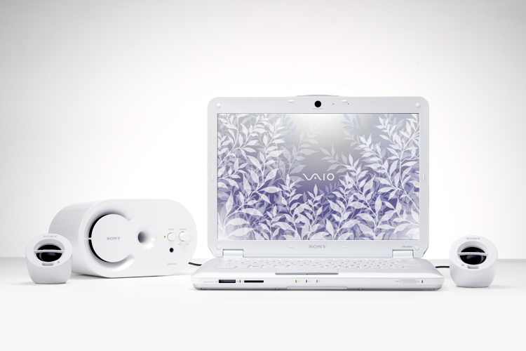 File:A VGN-CS paired with the SRS-D25 speaker system.jpg