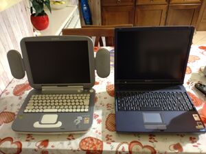 Front view of the QR3 compared to a laptop from around the same time period (Sony VAIO PCG-FR105, 2002)