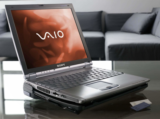 640px-Sony_VAIO_PCG-R505.png